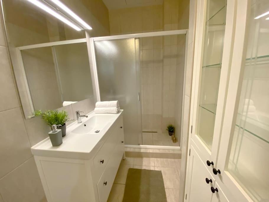 Spacious Andrassy Budapest Luaran gambar